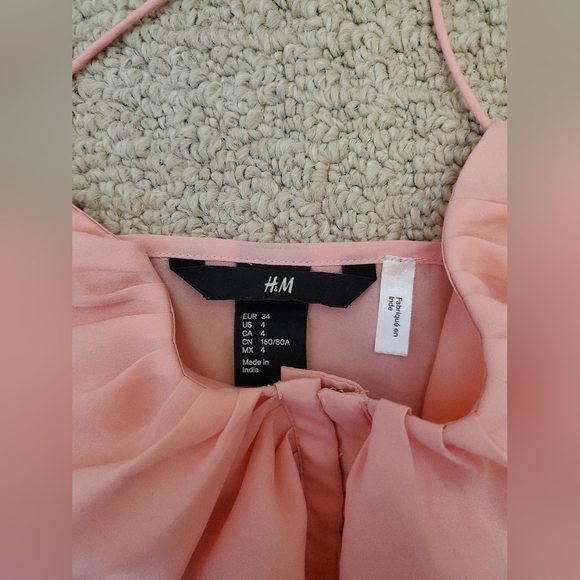TWO H&M Beautiful Coral and Cream Tanktop| Size 4 and 6 - Picture 3 of 6